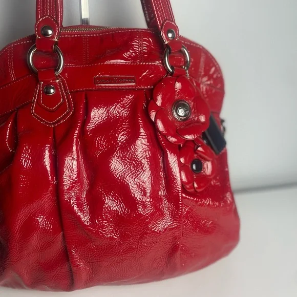 Coach Poppy RARE Flower Applique Patent Leather Bucket Bag - Picture 8 of 15